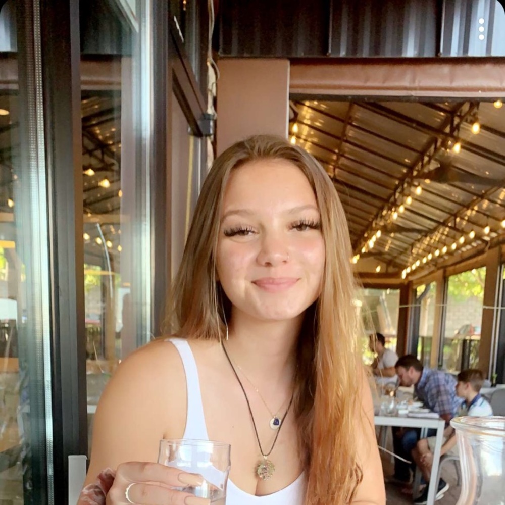 Meet your Posher, Abi